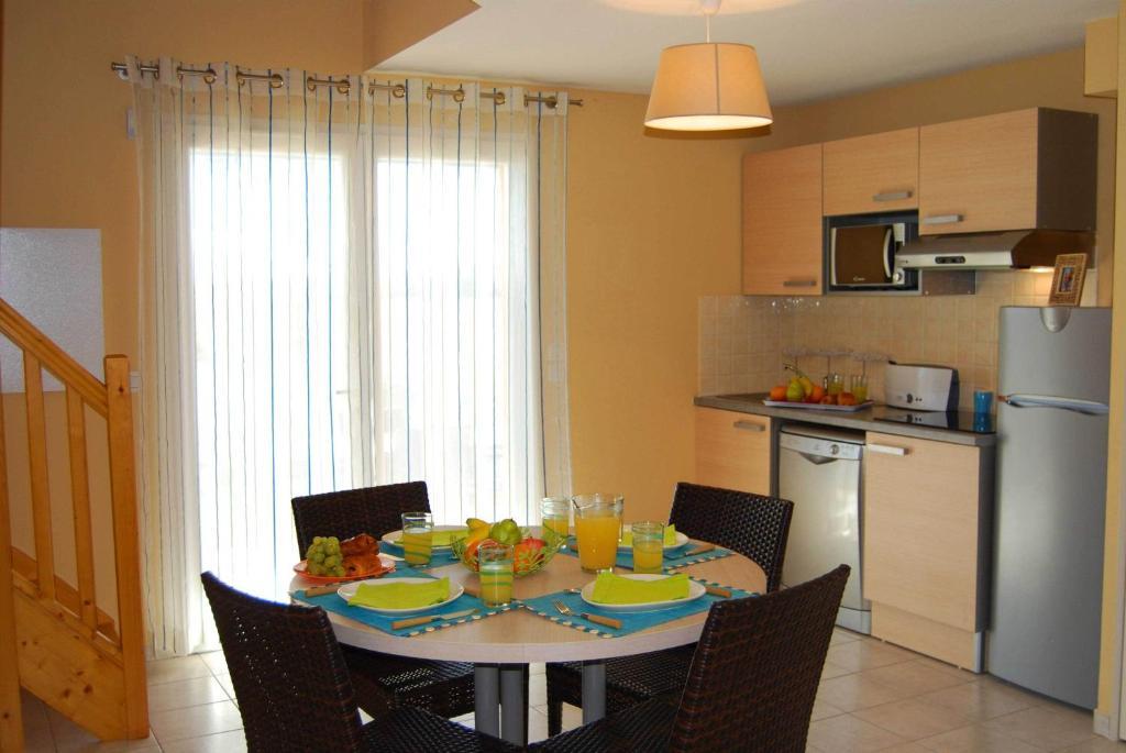 Lagrange Grand Bleu Vacances - Residence Le Mas De Torreilles Værelse billede